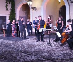 Benevento, ‘Raccontando Traviata’, successo per la versione moderna dell’opera di Verdi