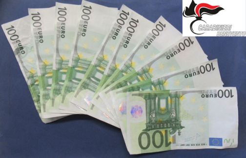 Aveva nella borsa 1.000 euro in banconote false, arrestata dai Carabinieri